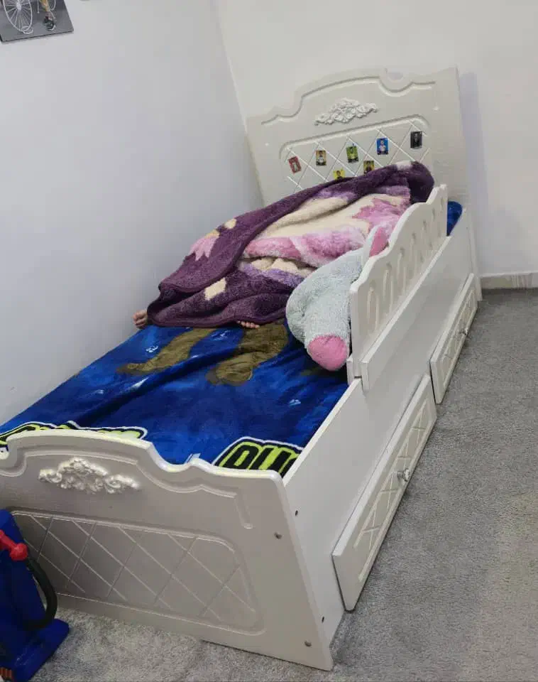 تخت و کمد بچه|اسباب و اثاث بچه|کرج, شهرک بنفشه|دیوار