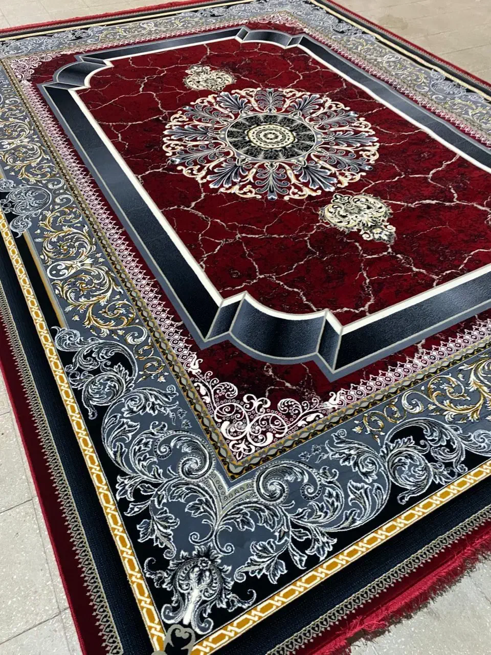 فرش  استوک|فرش|کاشان, ولیعصر|دیوار