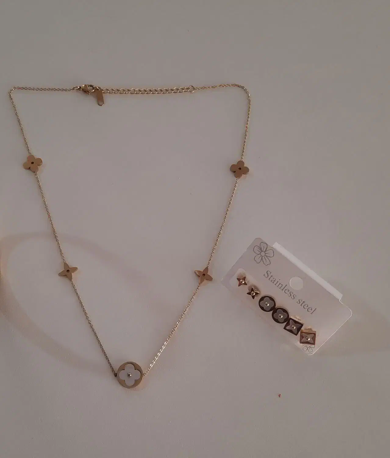 گردنبند و گوشواره نو|بدلیجات|اسفراین, |دیوار