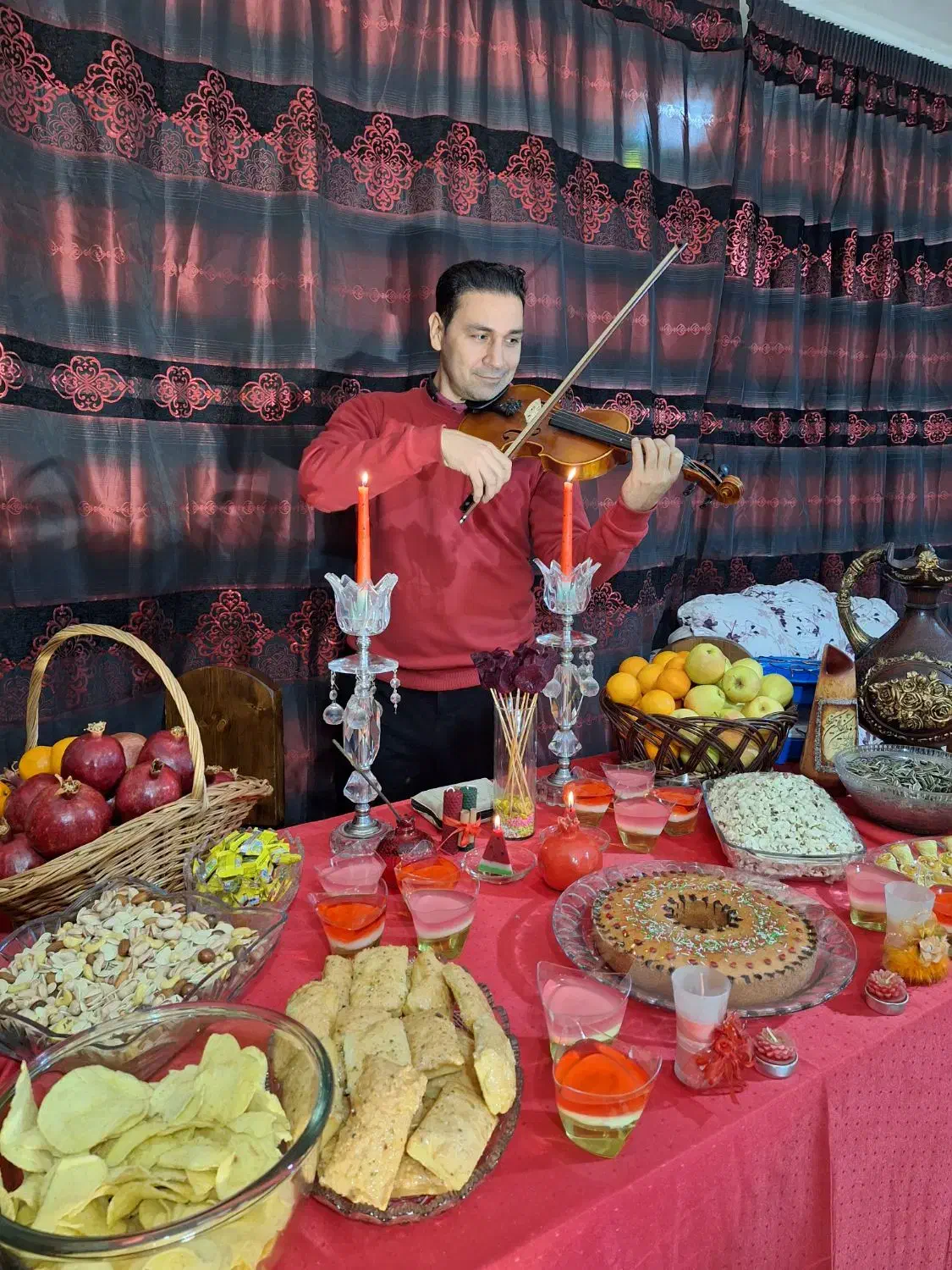 آموزش تخصصی گیتار و ویولن به صورت خصوصی|خدمات آموزشی|مشهد, شهید بهشتی|دیوار