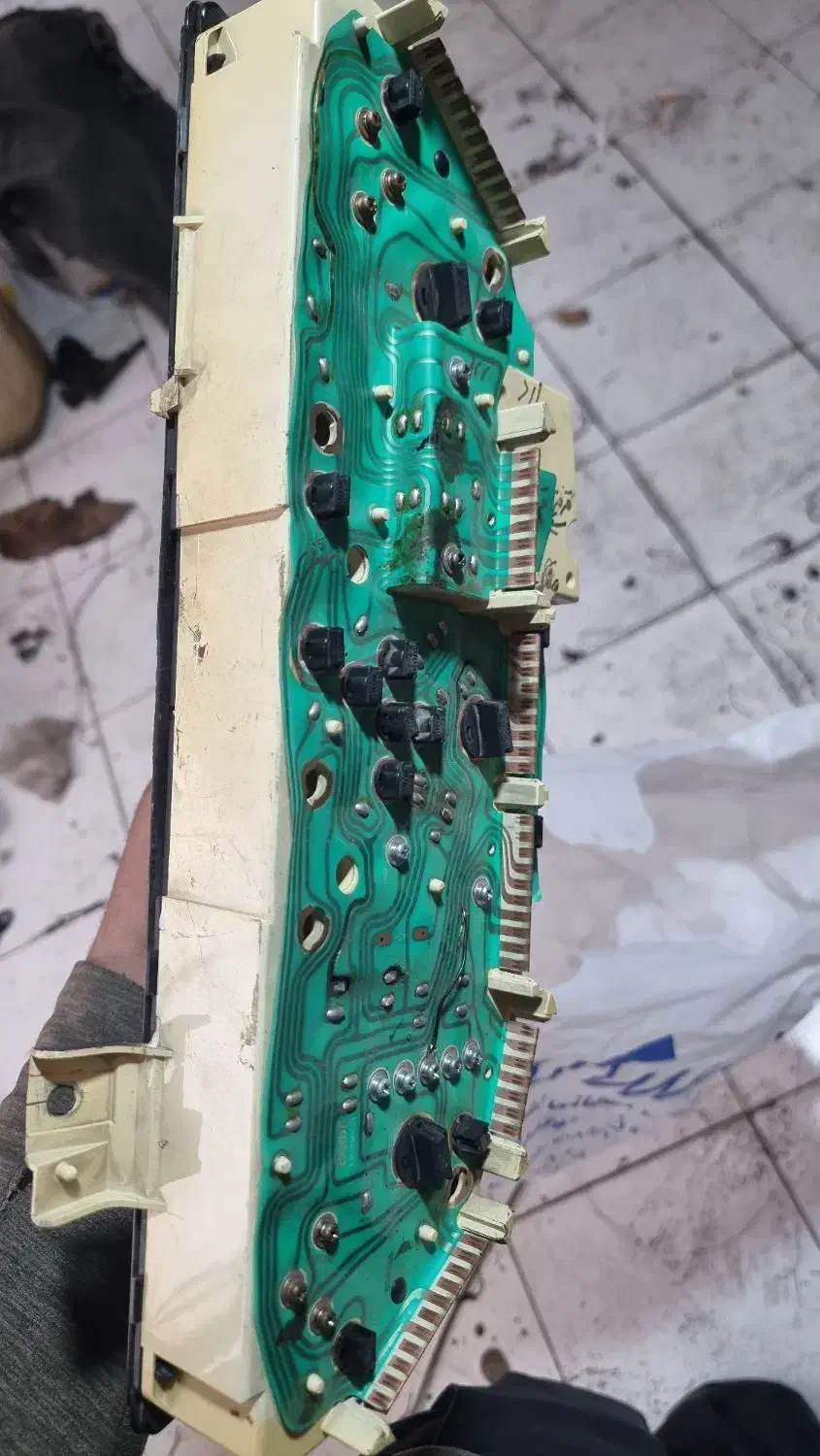 کمک عقب ام وی ام ۵۳۰ کمک جلو x22 کیلومتر پژو ۴۰۵|قطعات یدکی و لوازم جانبی|اندیشه, اندیشه فاز ۱|دیوار