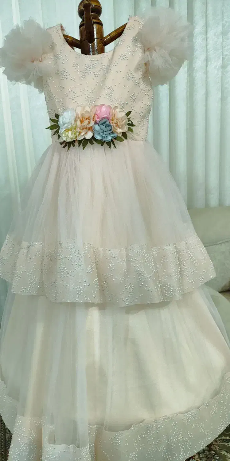 لباس مجلسی|لباس|ایوان, |دیوار