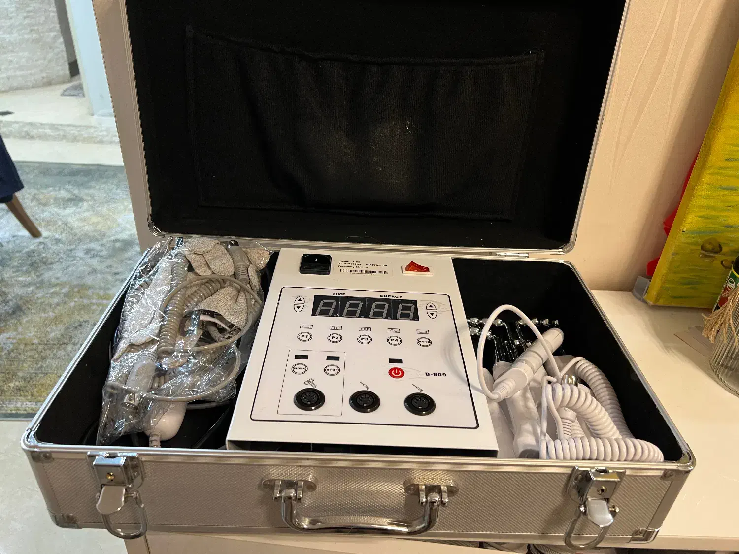 فروش دستگاه میکروکارنت قیمت ۱۲۵۰۰|آرایشگاه و سالن‌های زیبایی|بندرعباس, |دیوار