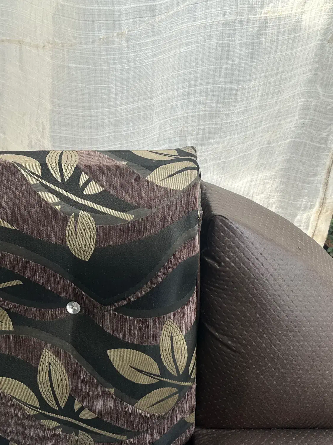 مبل در حد نو|مبلمان خانگی و میز عسلی|لاهیجان, بازکیاگوراب|دیوار