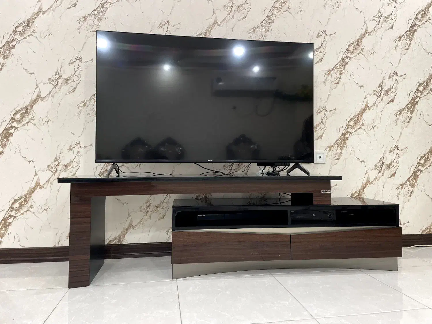 میزتلویزیون منحنی شیشه و چوب|میز تلویزیون|اهواز, رسالت|دیوار