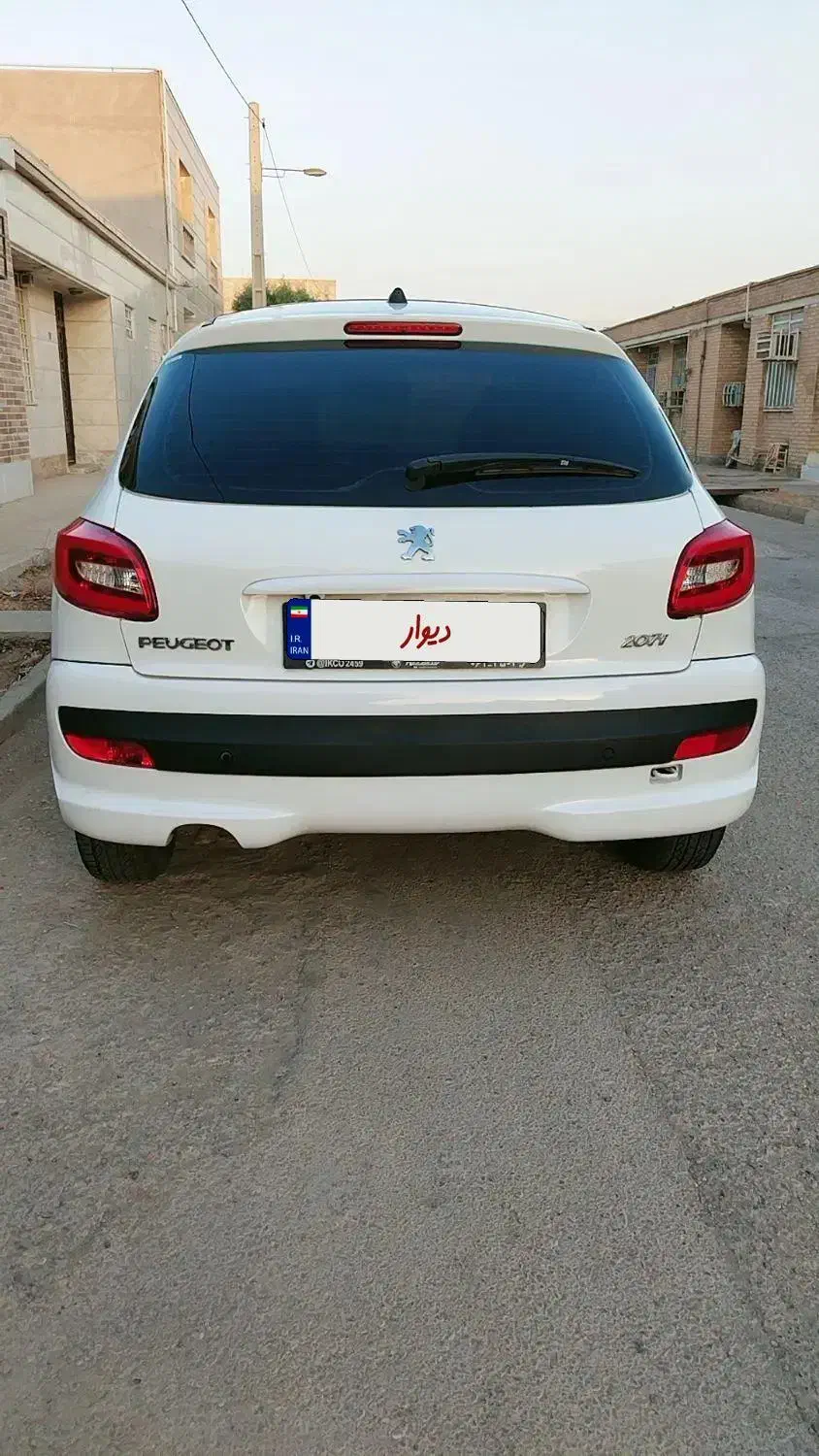 پژو207اتوماتیک سقف شیشه‌ای ارتقا یافته|خودرو سواری و وانت|اهواز, سیصد دستگاه|دیوار