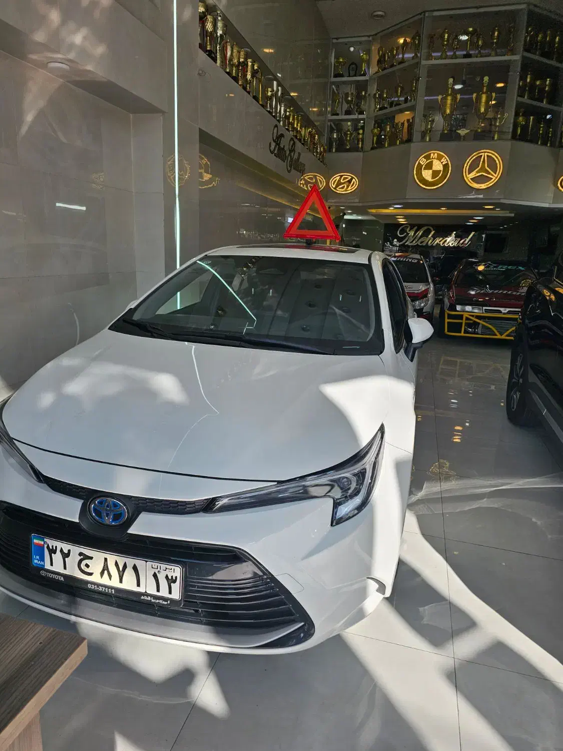 تویوتا لوین هیبرید ۱۸۰۰|خودرو سواری و وانت|شاهین‌شهر, گزبرخوار|دیوار