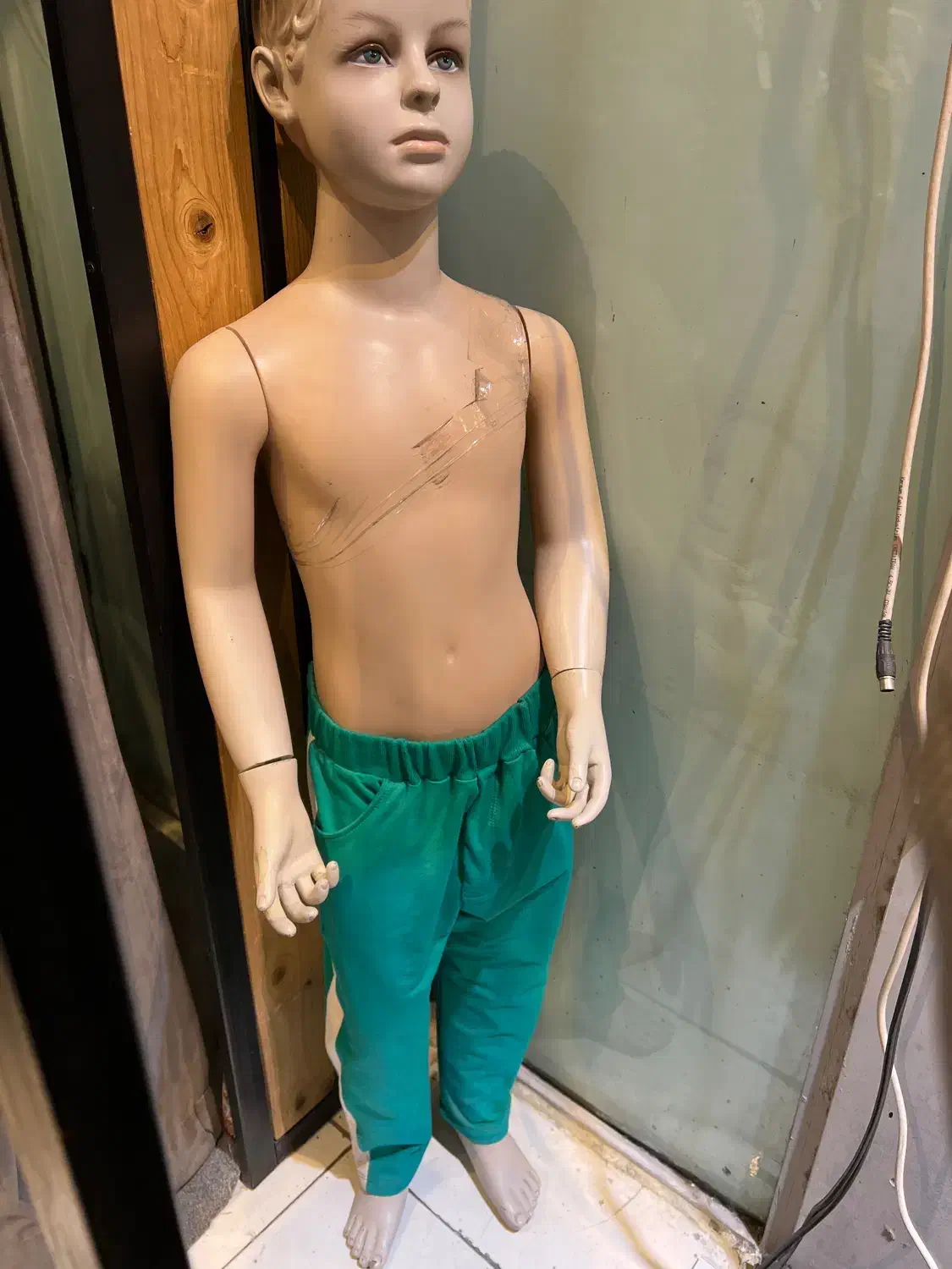 مانکن بچه|فروشگاه و مغازه|اسلامشهر, باغ فیض|دیوار