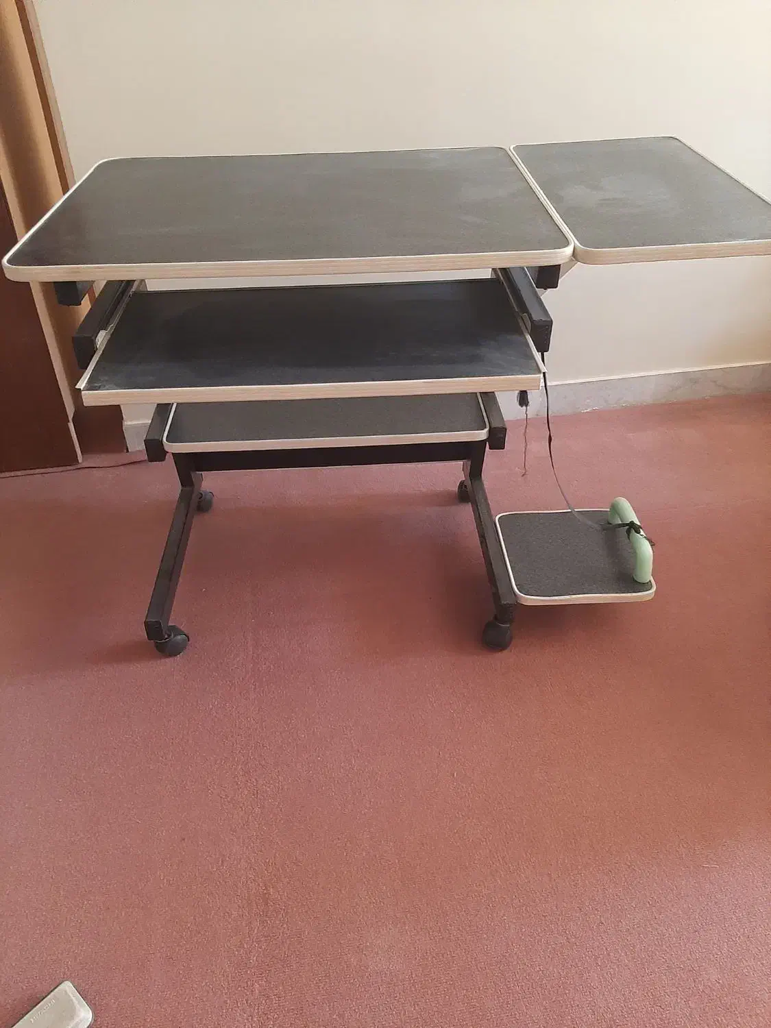 میز کامپیوتر|میز تحریر و کامپیوتر|بروجن, |دیوار