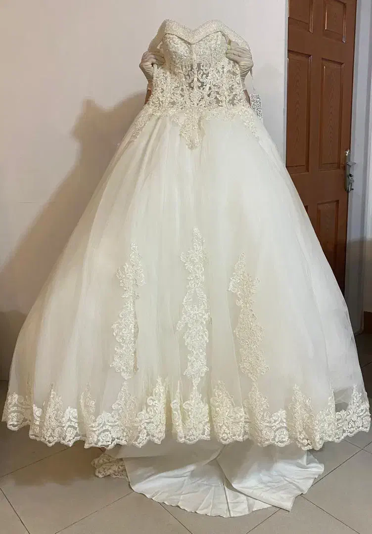 لباس عروس نو|لباس|خوی, |دیوار