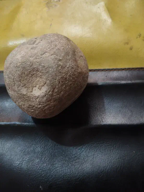 سنگ گردقدیمی|کلکسیون اشیاء عتیقه|مرودشت, دولت آباد|دیوار