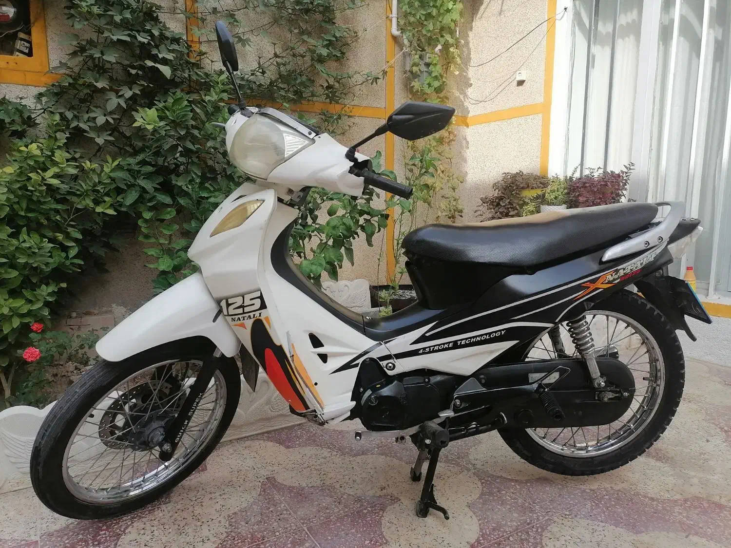 موتور طرح ویو۱۲۵|موتورسیکلت|کازرون, |دیوار