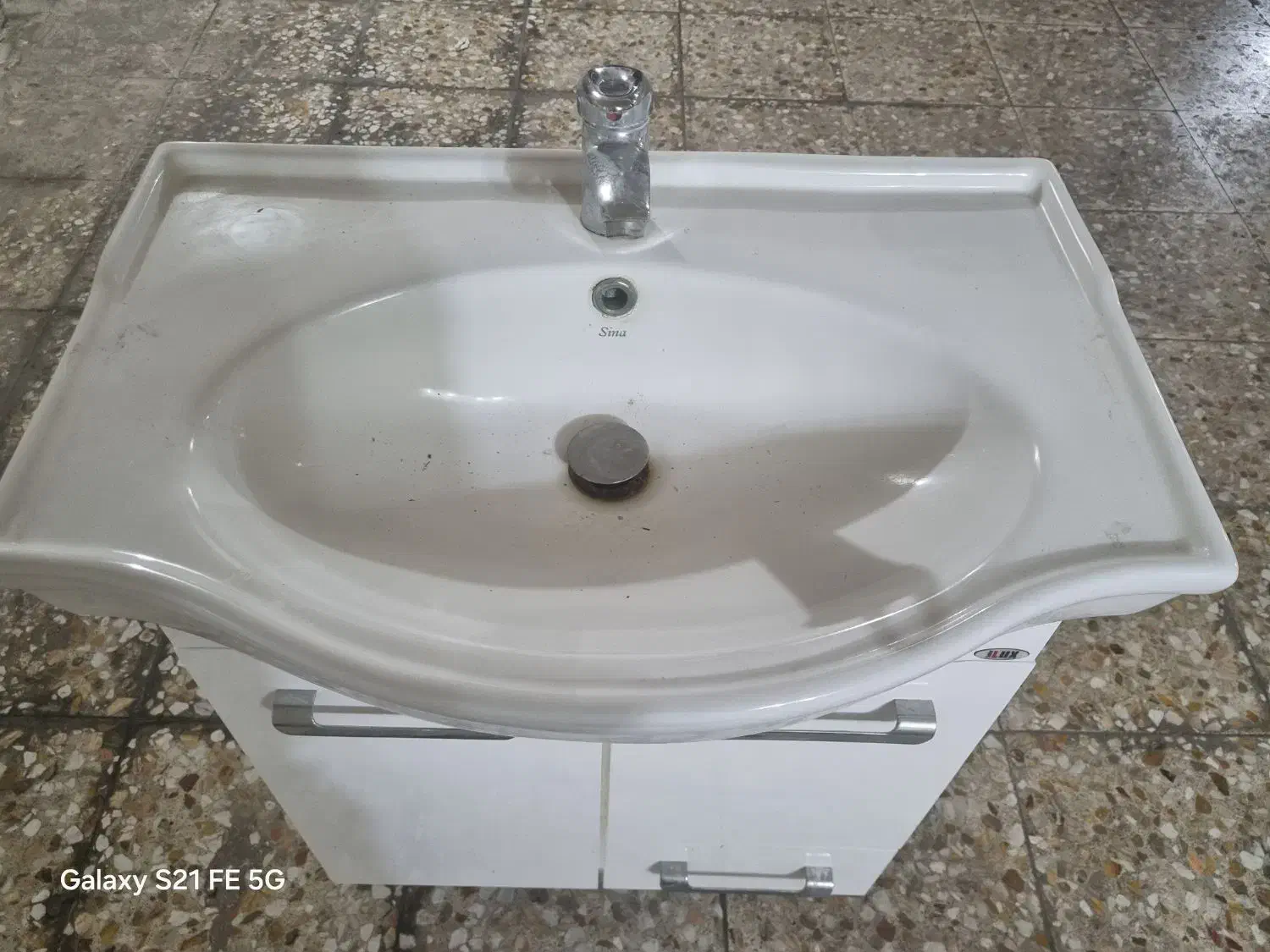 روشویی کابین دار بهمراه شیر و آیینه|لوازم سرویس بهداشتی|اهواز, کیانپارس |دیوار