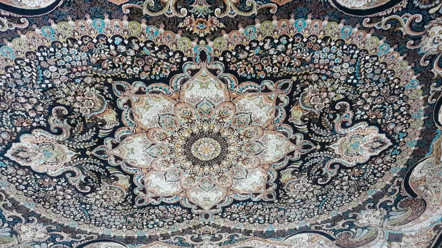 فرش ۹ متری|فرش|قم, نیروگاه|دیوار