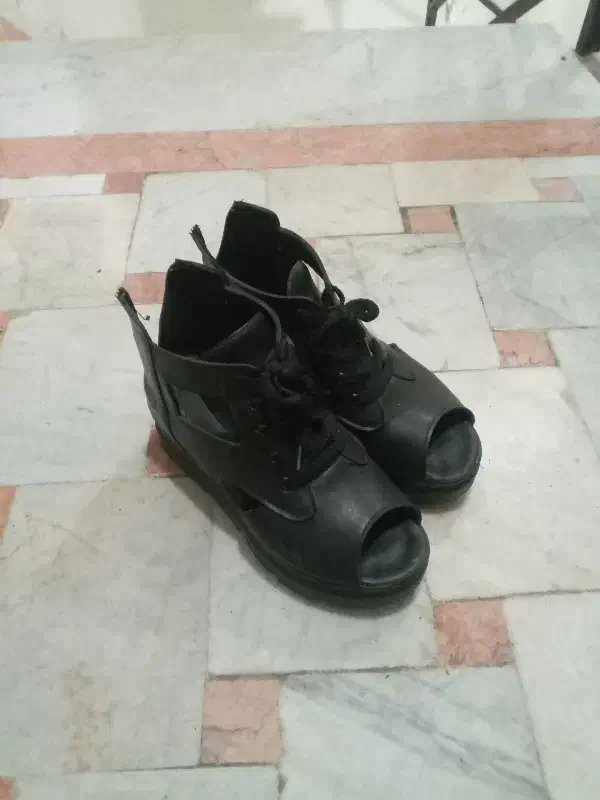 کفش زنانه|کیف، کفش، کمربند|رشت, دیانتی|دیوار