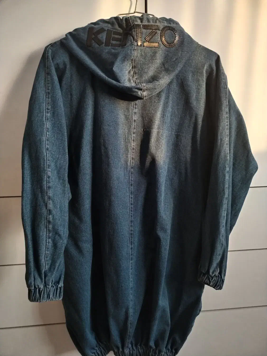 هودی لی بسیار خوش پوش|لباس|کرمانشاه, |دیوار