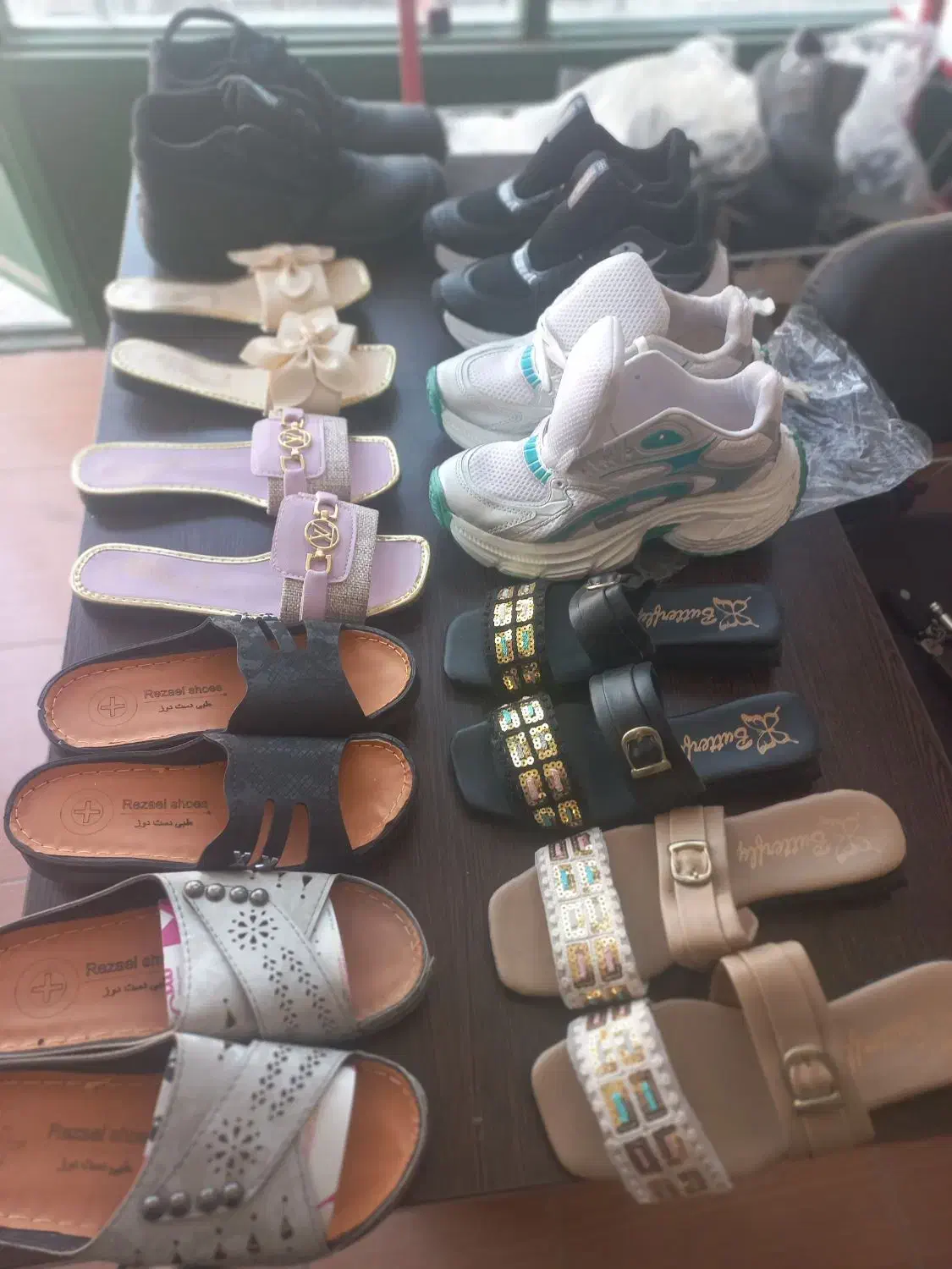 کفش|کیف، کفش، کمربند|فلاورجان, |دیوار