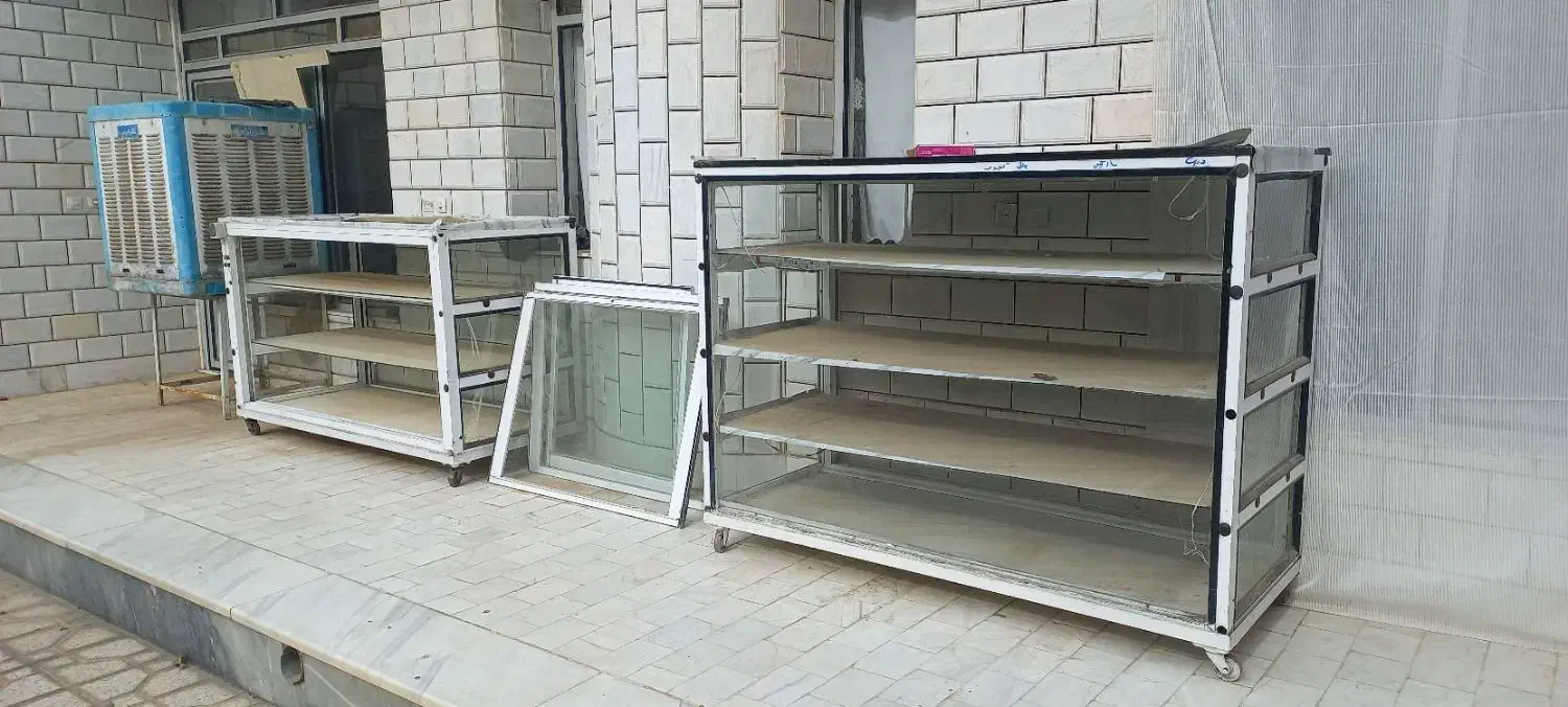 ویترین المینیویوم|بوفه، ویترین، کنسول|برخوار, |دیوار