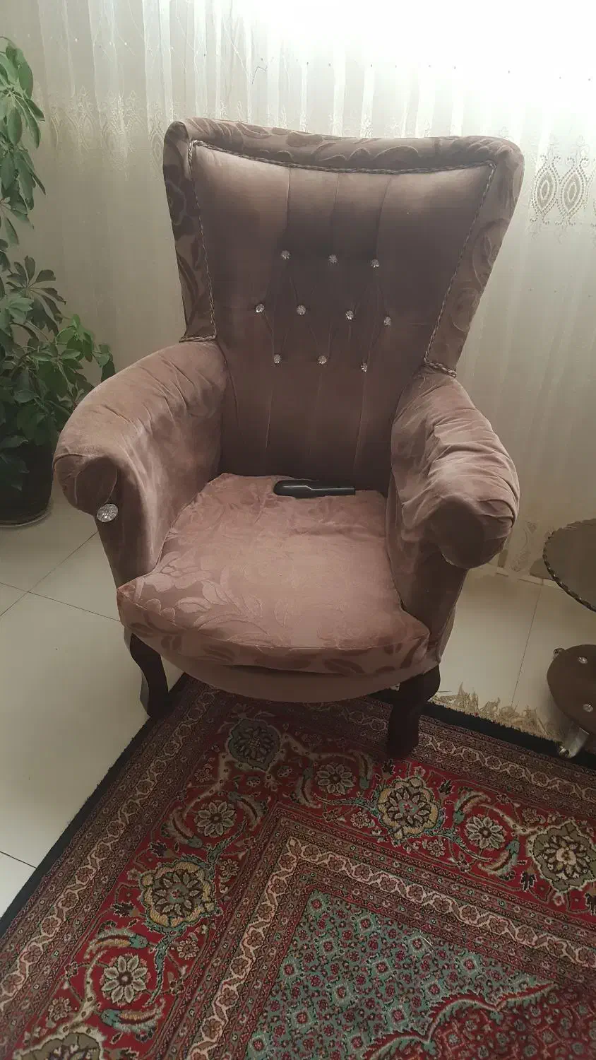 مبل هفت نفره تمیز|مبلمان خانگی و میز عسلی|تربت‌حیدریه, بوستان باغ ملی|دیوار