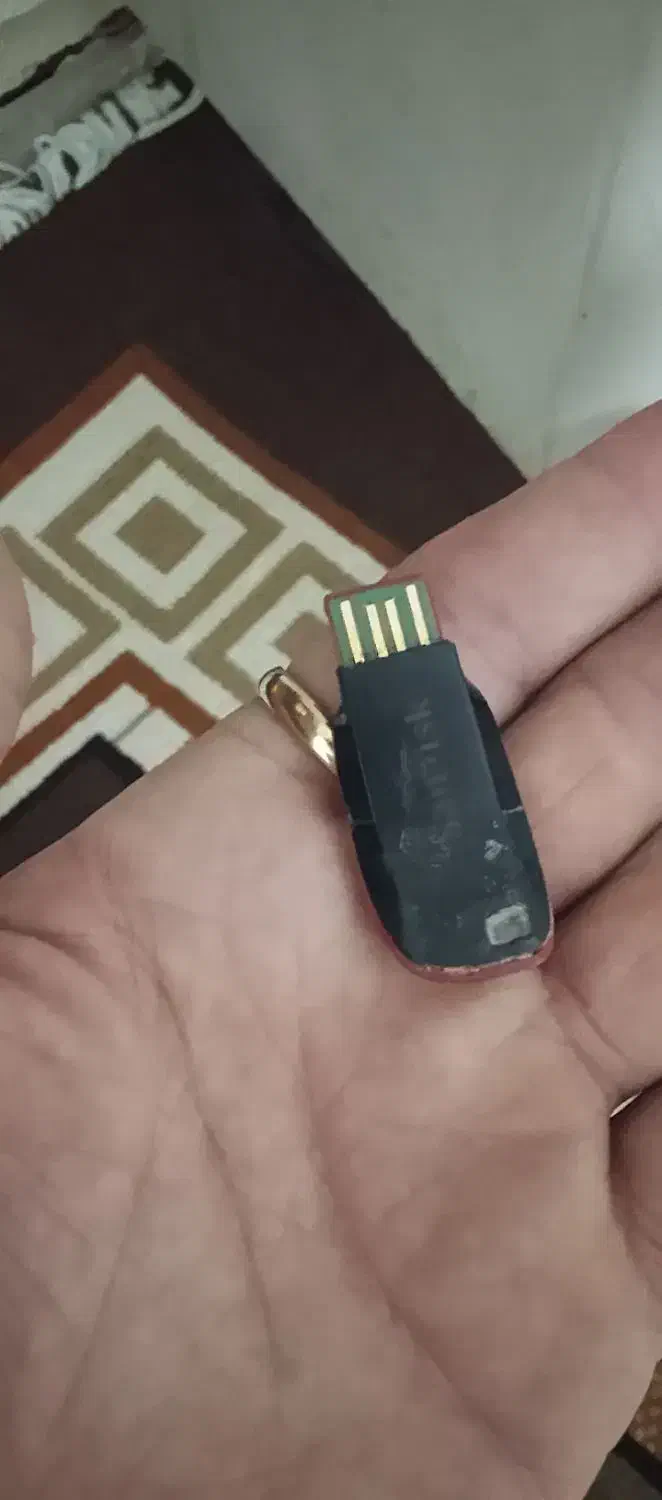 فلش مموری 8گیگ|لوازم جانبی موبایل و تبلت|کرج, حسین آباد (اکبر آباد)|دیوار