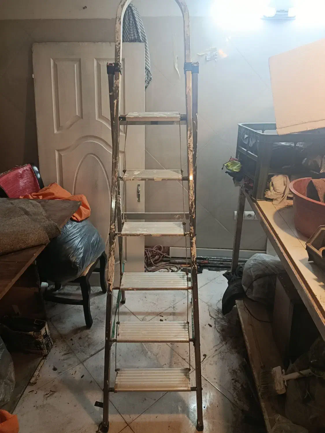 نبردبان تمام آلمینیوم ۶ پله بسیار محکم|ابزارآلات|تهران, باغ خزانه|دیوار