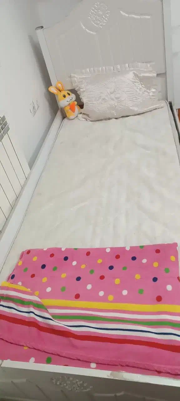 تخت تک نفره همراه تشک|تخت و سرویس خواب|قم, پردیسان|دیوار