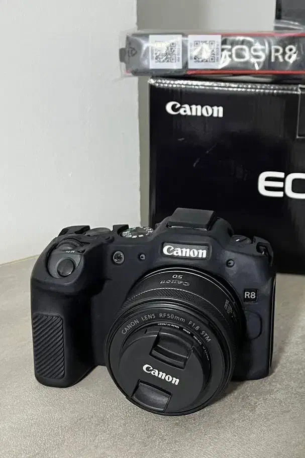 دوربین کنون r8 همراه با لنز کیت|دوربین عکاسی و فیلم‌برداری|هشتگرد, شهرک بعثت|دیوار