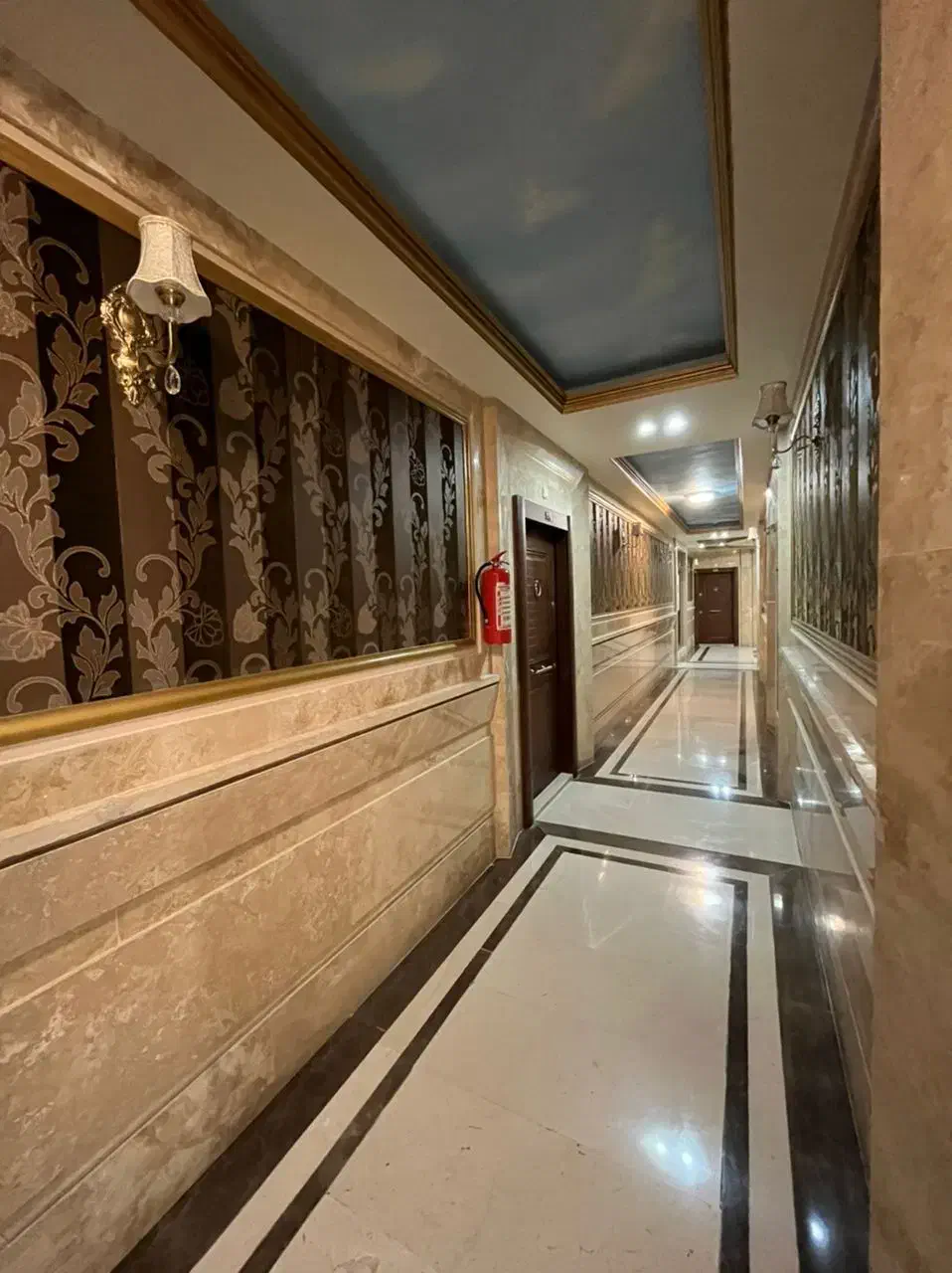 ۷۰ متر ۱ خواب برج باغ کلاسیک رویال با استخر