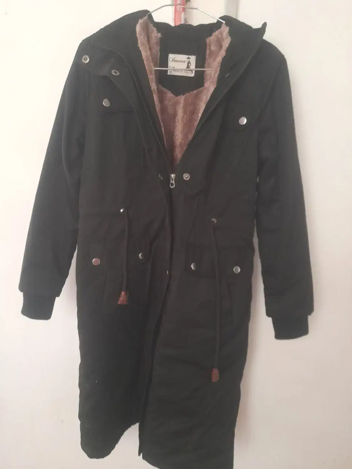 پالتو با تعدادی قالب طلقی و سیلیکونی|لباس|طرقبه, |دیوار