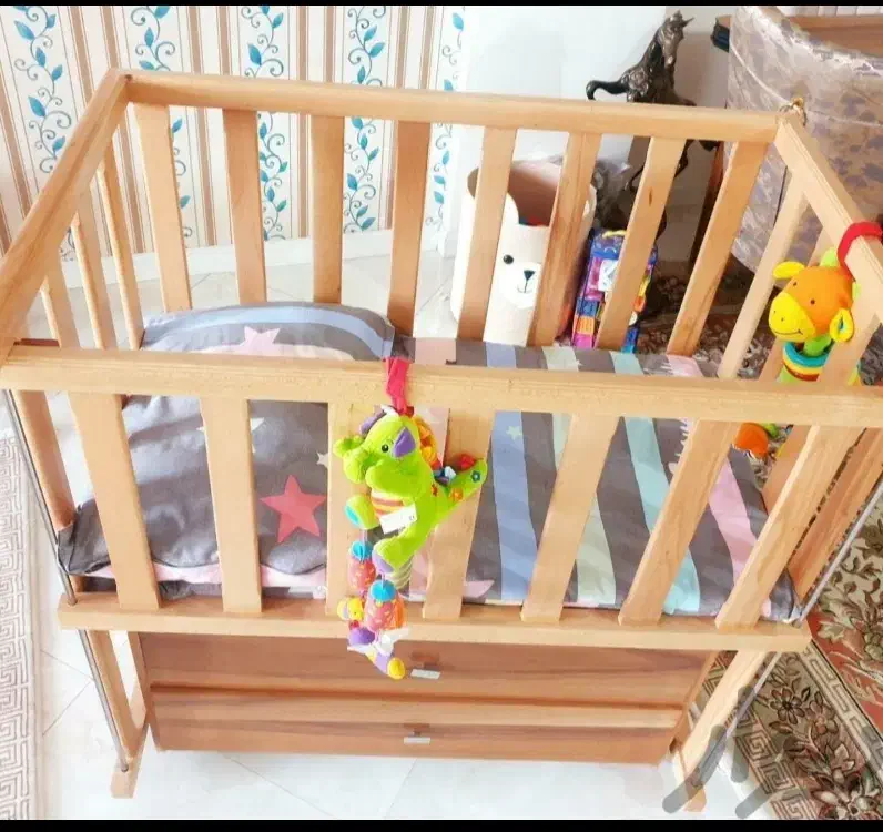 تخت و گهواره و دراور ننو کودک نوزاد تخت کنار مادر|تخت و صندلی بچه|تهران, تولید دارو|دیوار