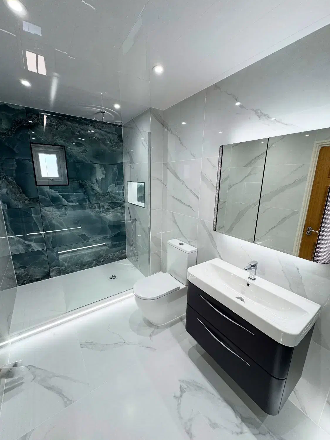 سنگ کار بلوک ،موزاییک کاشی وسرامیک ،سیمان کاری|خدمات پیشه و مهارت|فومن, |دیوار