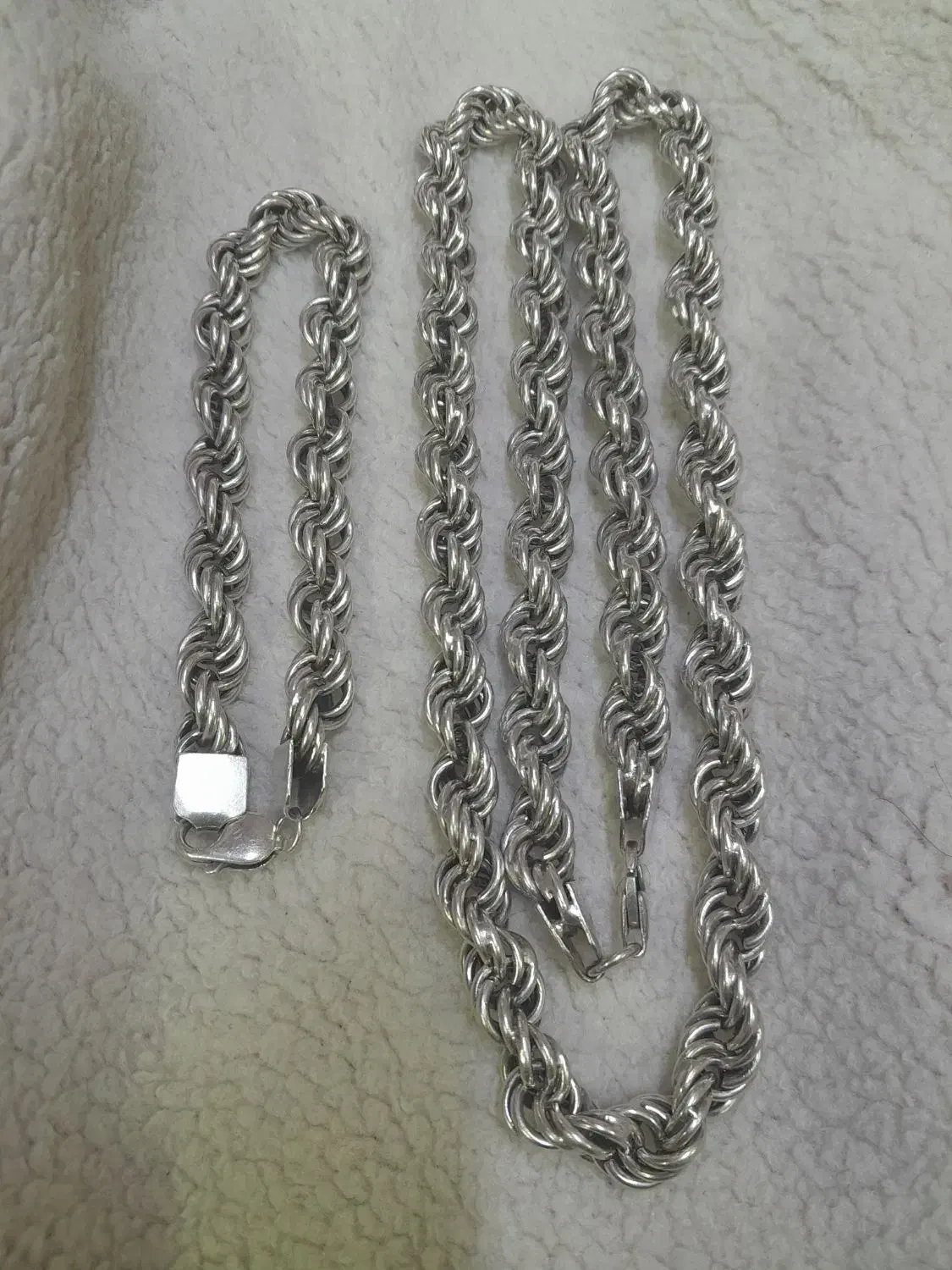 زنجیر و دستبند نقره|جواهرات|تربت‌حیدریه, فرمانداری|دیوار