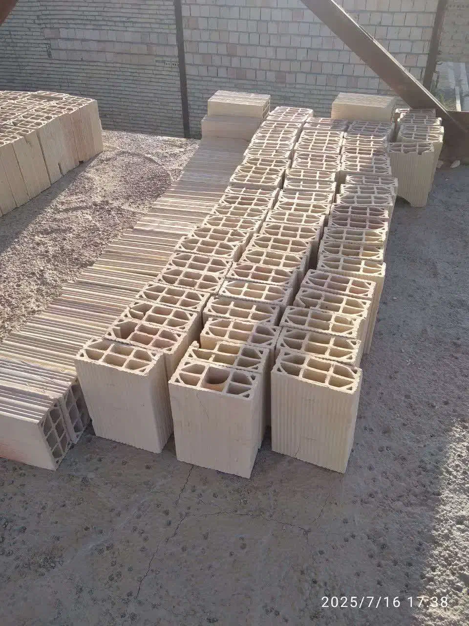 ارسال مستقیم بلوکه سفال و آجر ده سوراخ از کارخانه|مصالح و تجهیزات ساختمان|مشهد, بهمن|دیوار