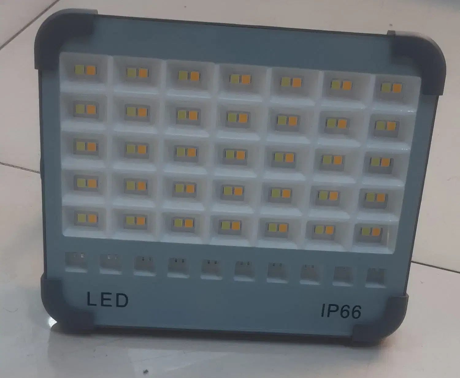 تاچ کابینتی برای ریسه پرژکتور اضطراری|ریسه و چراغ تزئینی|تهران, لاله زار|دیوار