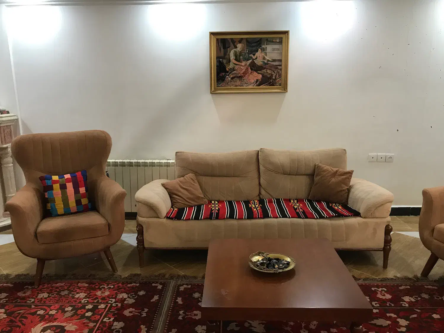 مبل ۷ نفره کاملا سالم با میز نهار خوری ۴ نفره|مبلمان خانگی و میز عسلی|ایلام, |دیوار