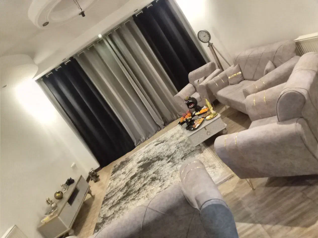 فروش کلیه وسایل خانه|مبلمان خانگی و میز عسلی|اندیشه, اندیشه فاز ۱|دیوار