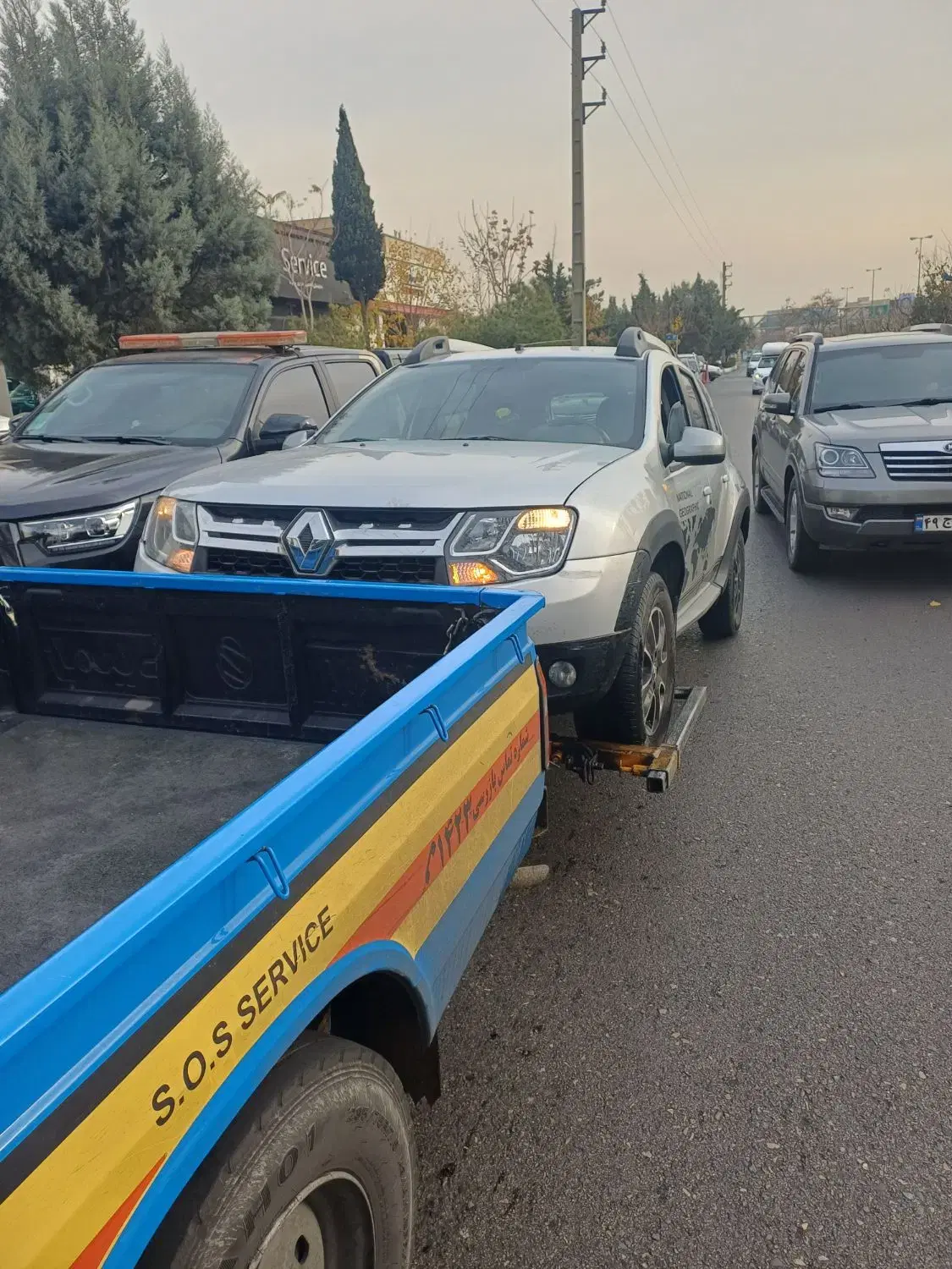 یدک کش نیسان چرخگیر مرکز و غرب تهران بزرگ|خدمات حمل و نقل|تهران, فلسطین (میدان انقلاب)|دیوار