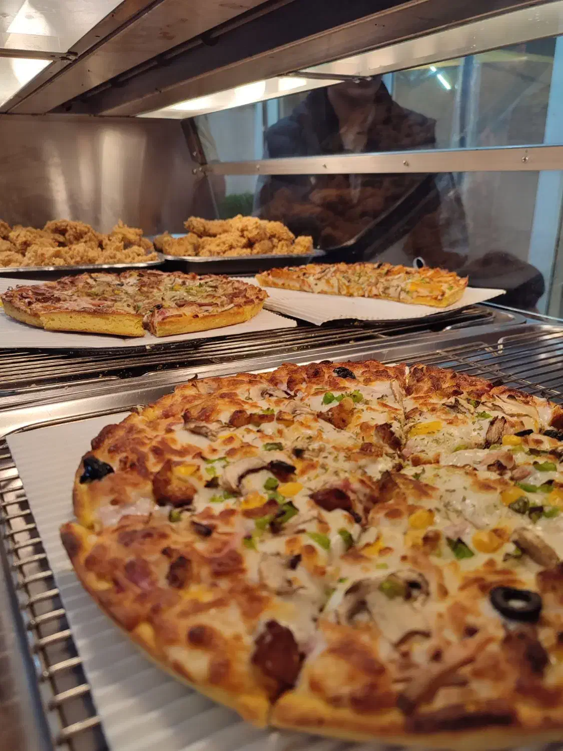 نیازمند نیرو کمک اشپز|استخدام خدمات فروشگاه و رستوران|جیرفت, |دیوار