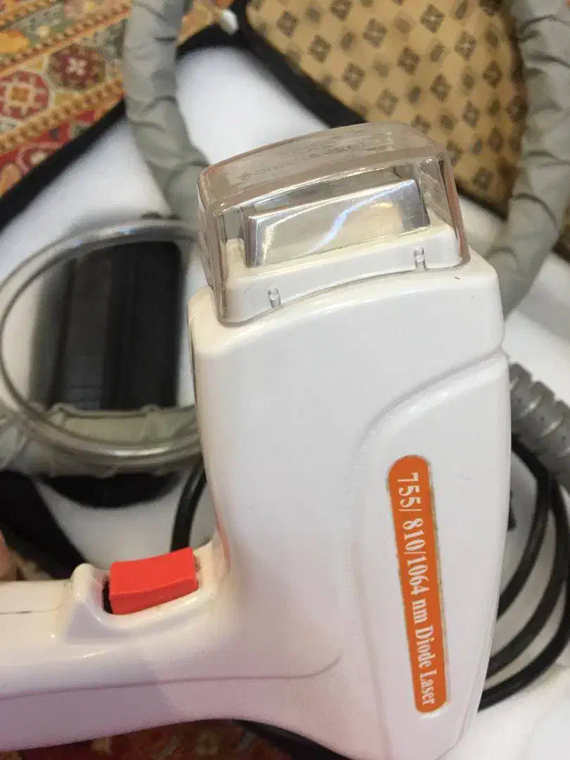 فروش یک دستگاه لیزر در حد نو|آرایشگاه و سالنهای زیبایی|رضوانشهر, |دیوار