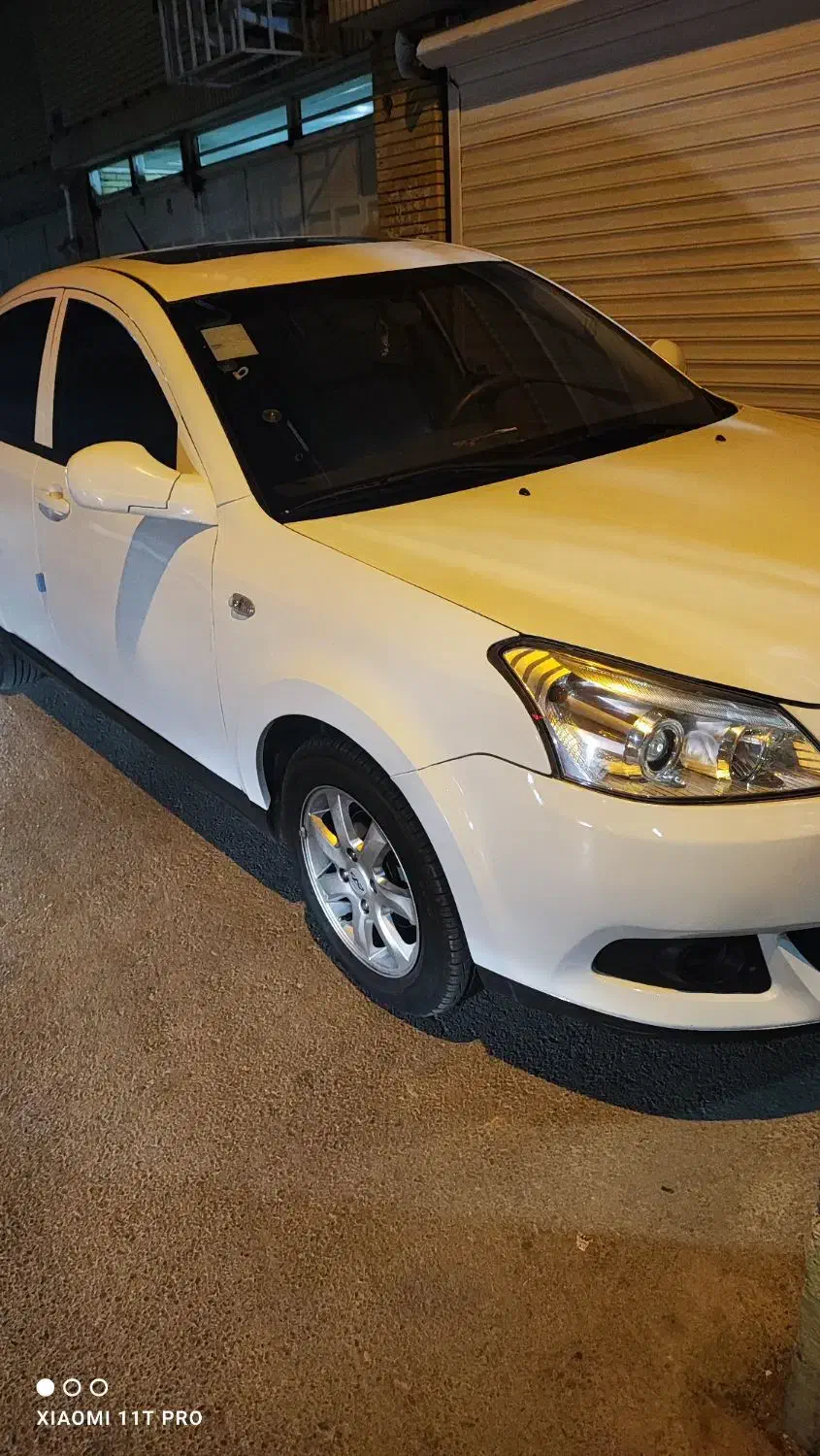 ام وی ام 550 اتوماتیک سفید|خودرو سواری و وانت|شاهینشهر, نظامی|دیوار