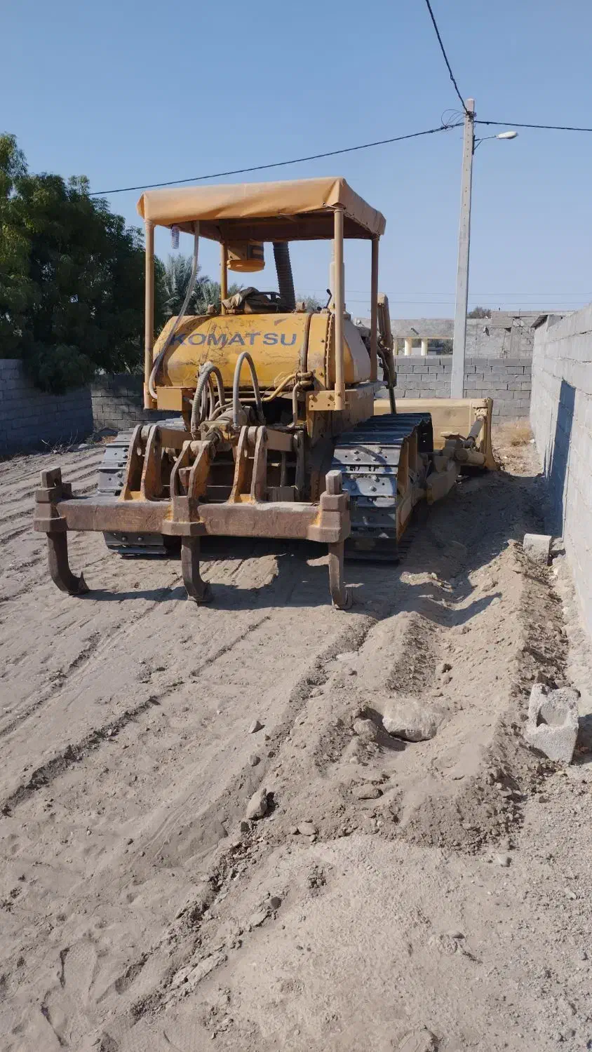 بلدوزر65|خودرو سنگین|تخت, |دیوار