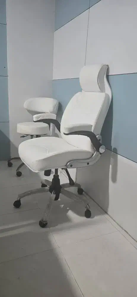 میز وصندلی مخصوص کامل سالم و نومطب زیر قیمت بازار|دفتر کار|چابهار, |دیوار