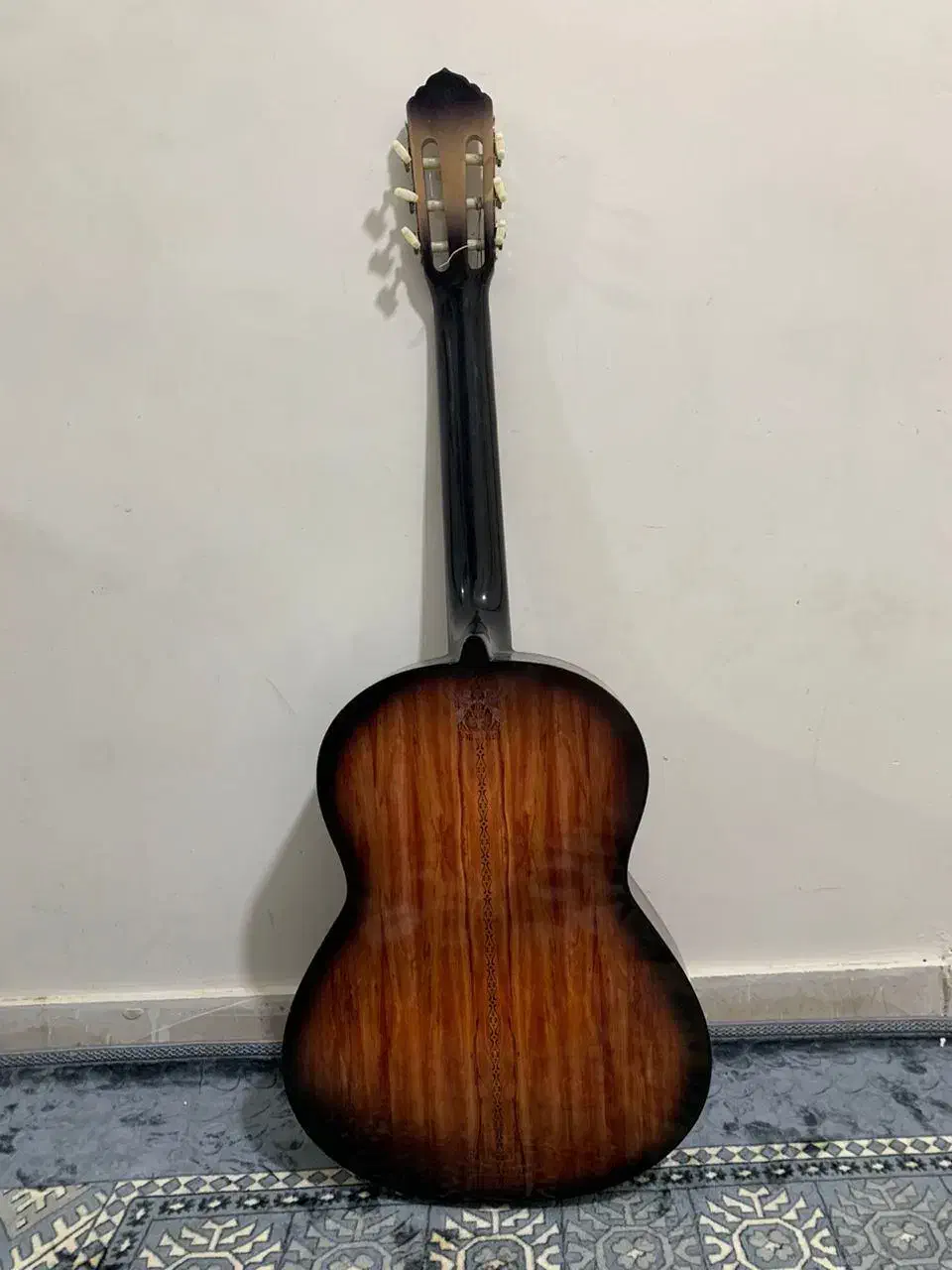 گیتار کلاسیک درحدنو|گیتار، بیس، امپلیفایر|صدرا-فارس, باغشهر گلبهار صدرا|دیوار