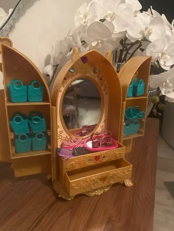 عروسک باربی امریکایی و به همراه لباس و خونه و اسب|اسباببازی بچه|تهران, درکه|دیوار