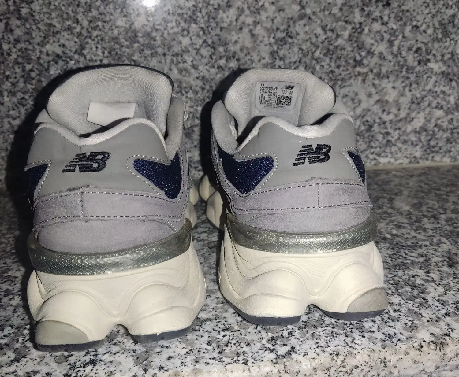 کفش نیوبالانس|کیف، کفش، کمربند|صدرا-فارس, فاز ۱|دیوار