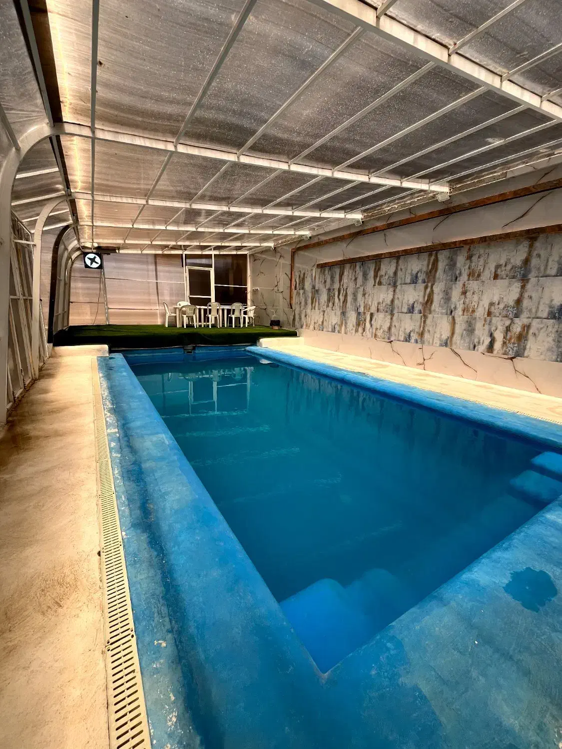 اجاره باغ و ویلا استخر اب گرم صدرا|اجارهٔ کوتاه‌مدت ویلا و باغ|شیراز, شهرک گلستان|دیوار