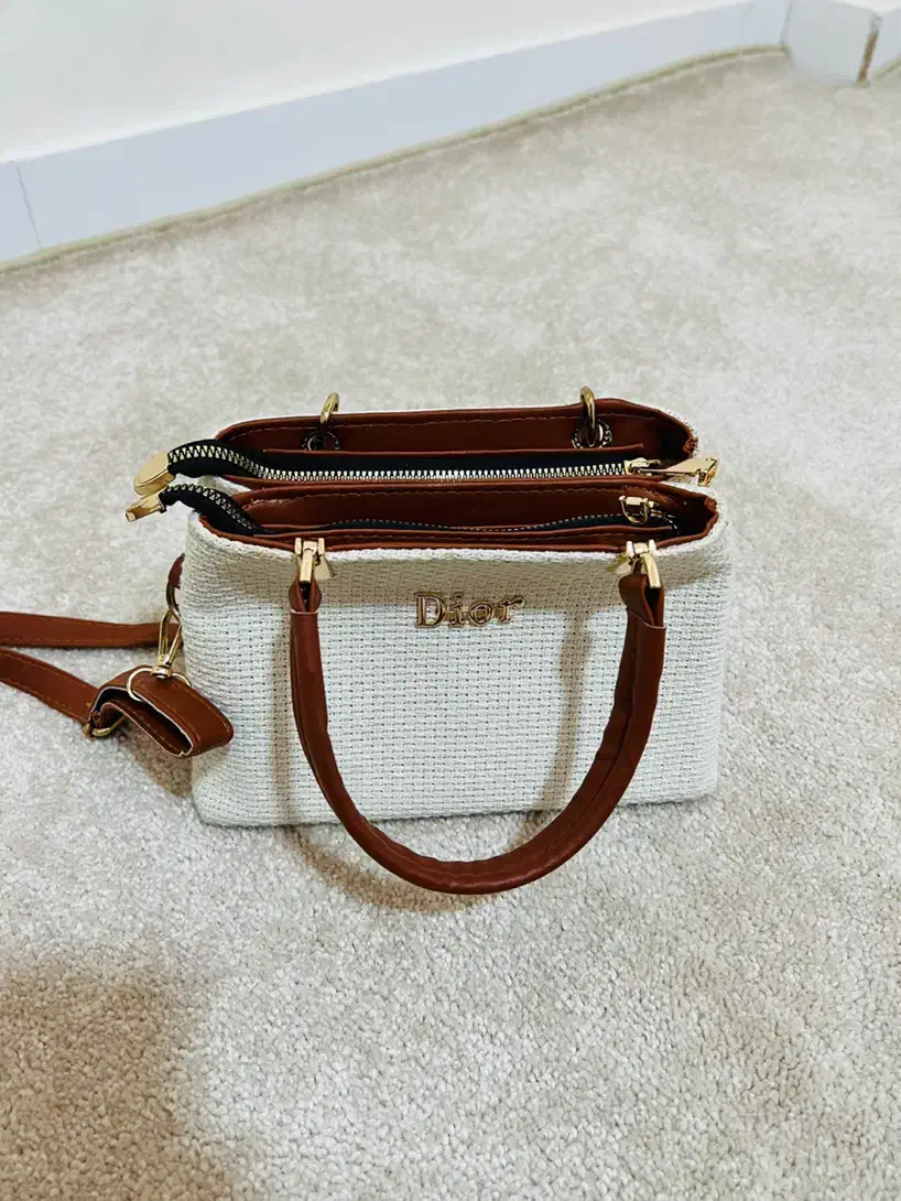 تعداد ۶ عدد کیف زنانه|کیف، کفش، کمربند|مریوان, |دیوار