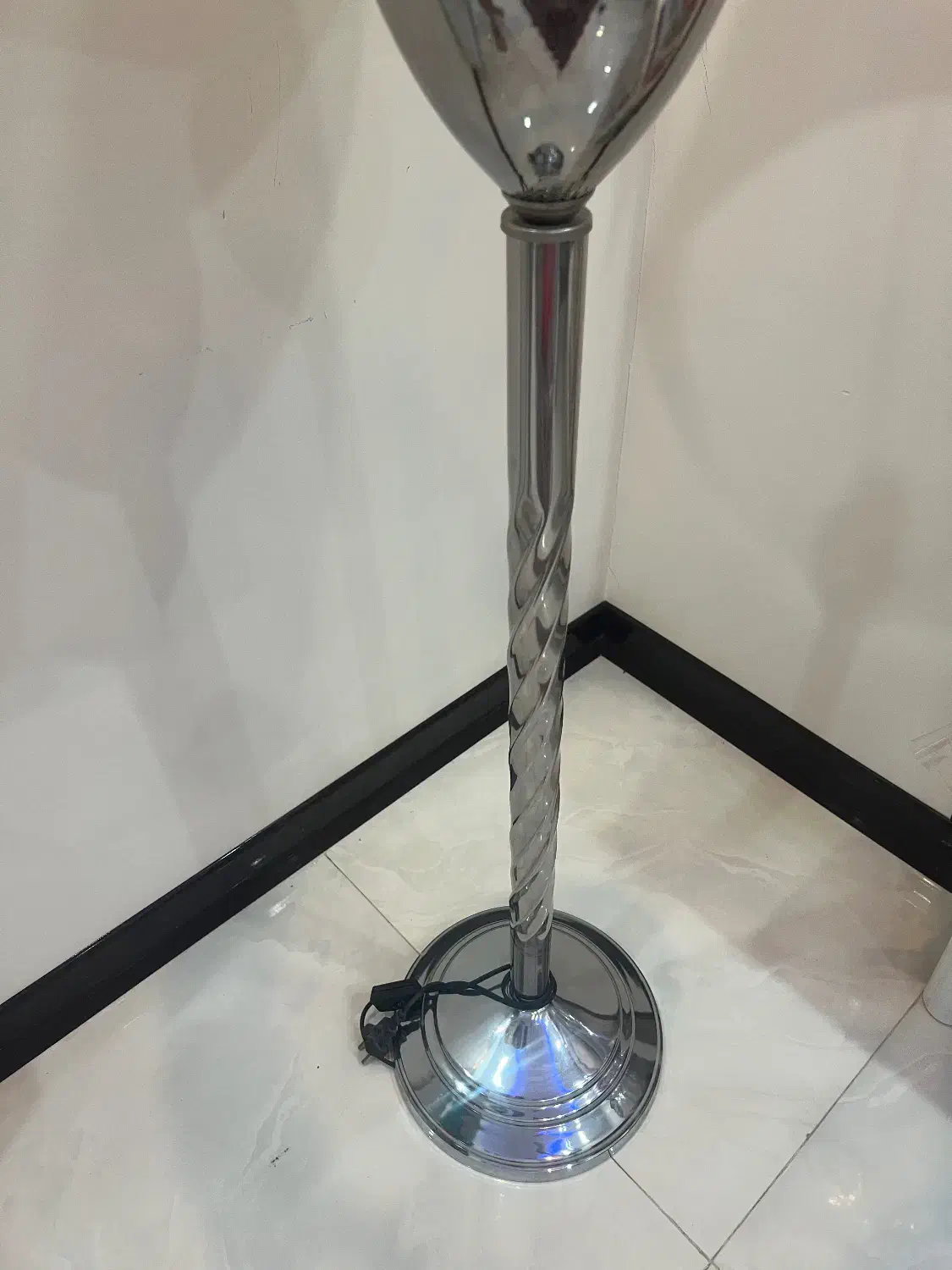 اباژور کنار مبل|چراغ خواب و آباژور|فردیس, فردیس|دیوار