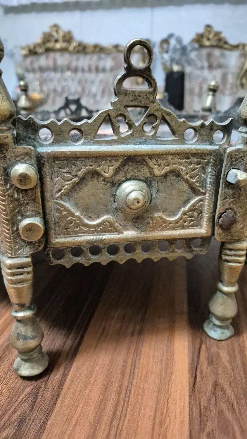 منقل برنجی قدیمی|کلکسیون اشیاء عتیقه|تبریز, |دیوار