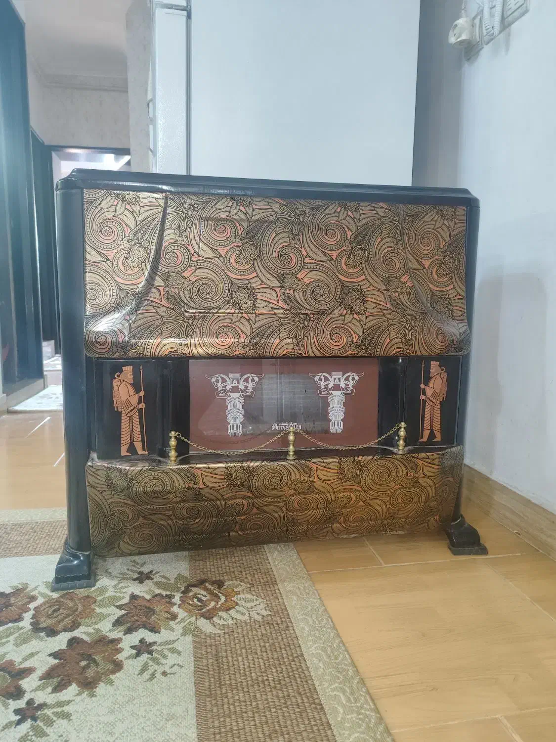 بخاری شومینه ای در حد نو|بخاری، هیتر، شومینه|بندر انزلی, کوی بهار|دیوار